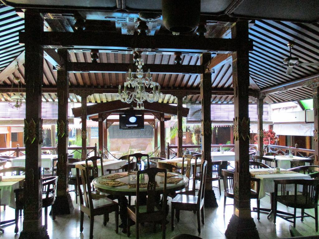 Istana Batik Ratna Hotell Yogyakarta Exteriör bild