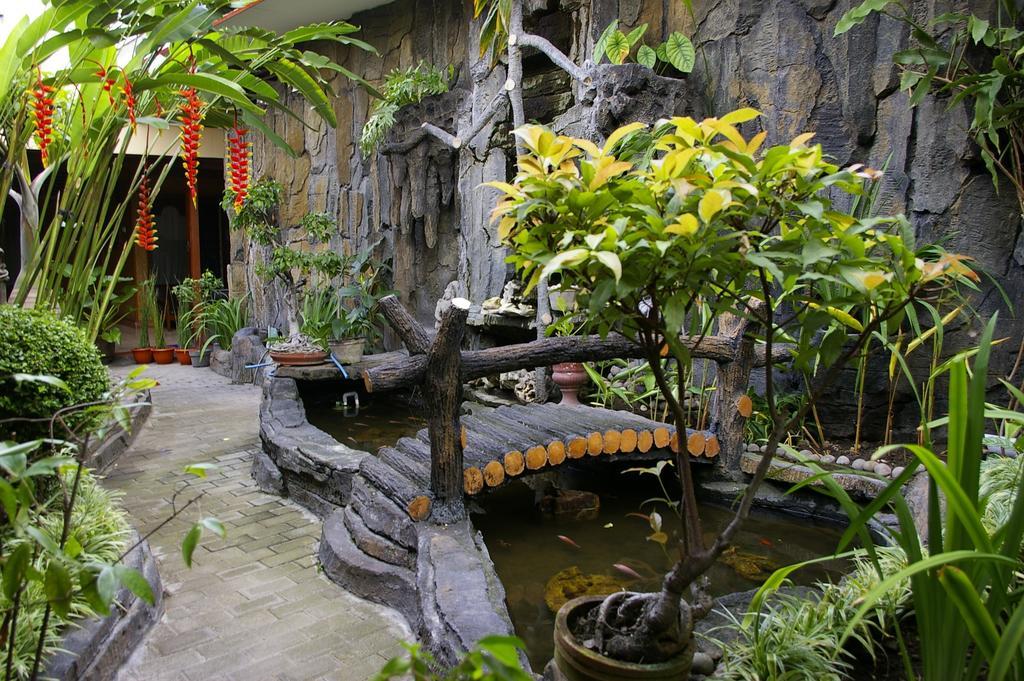 Istana Batik Ratna Hotell Yogyakarta Exteriör bild
