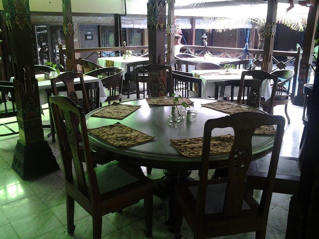 Istana Batik Ratna Hotell Yogyakarta Exteriör bild