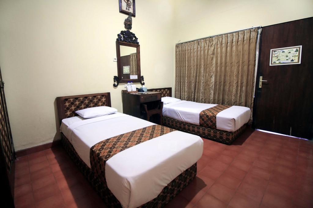Istana Batik Ratna Hotell Yogyakarta Exteriör bild