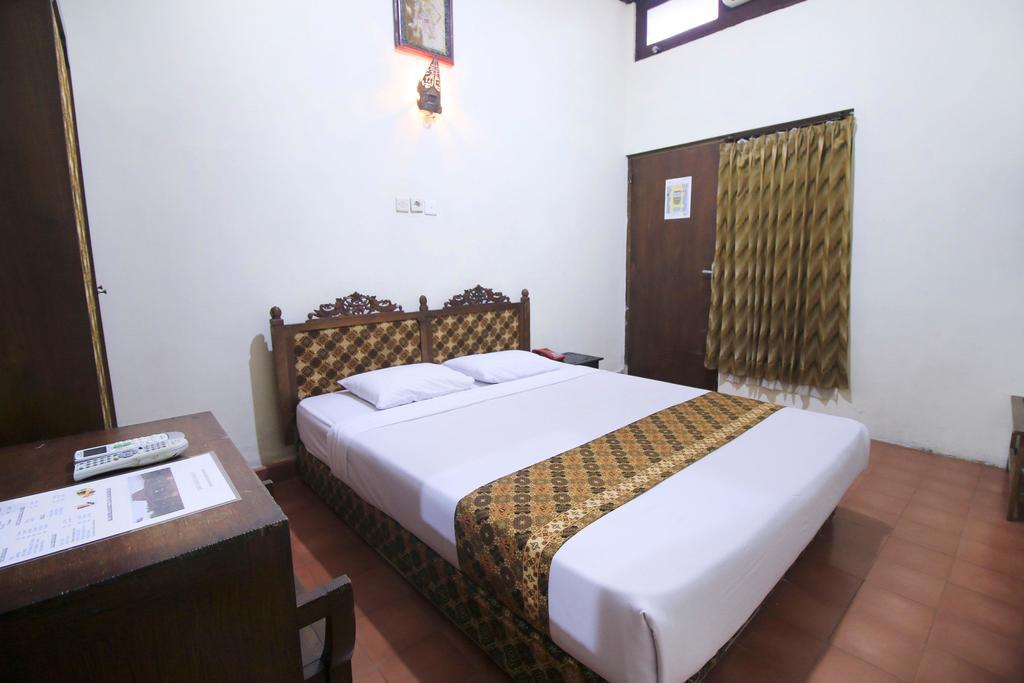 Istana Batik Ratna Hotell Yogyakarta Exteriör bild