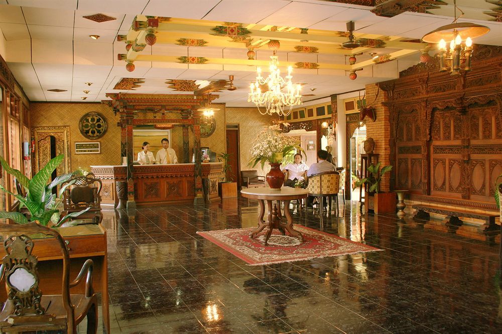 Istana Batik Ratna Hotell Yogyakarta Exteriör bild