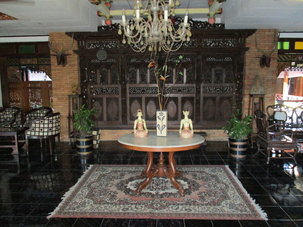 Istana Batik Ratna Hotell Yogyakarta Exteriör bild