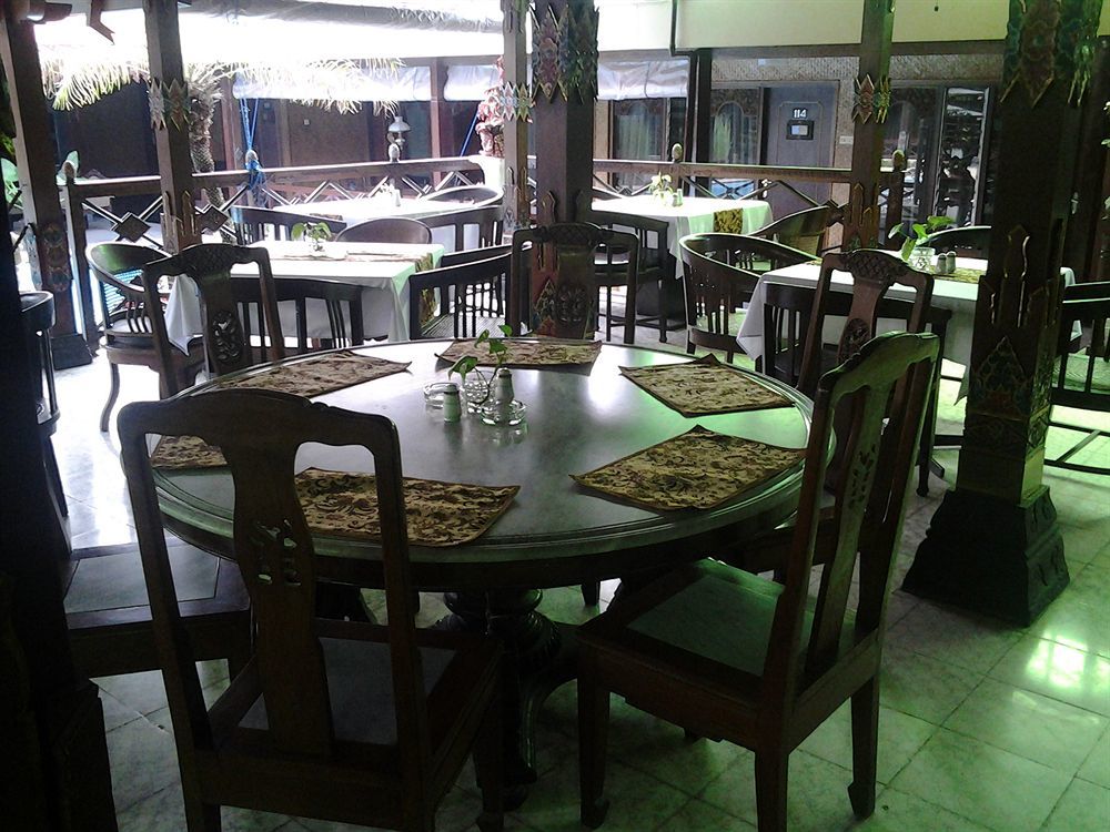 Istana Batik Ratna Hotell Yogyakarta Exteriör bild
