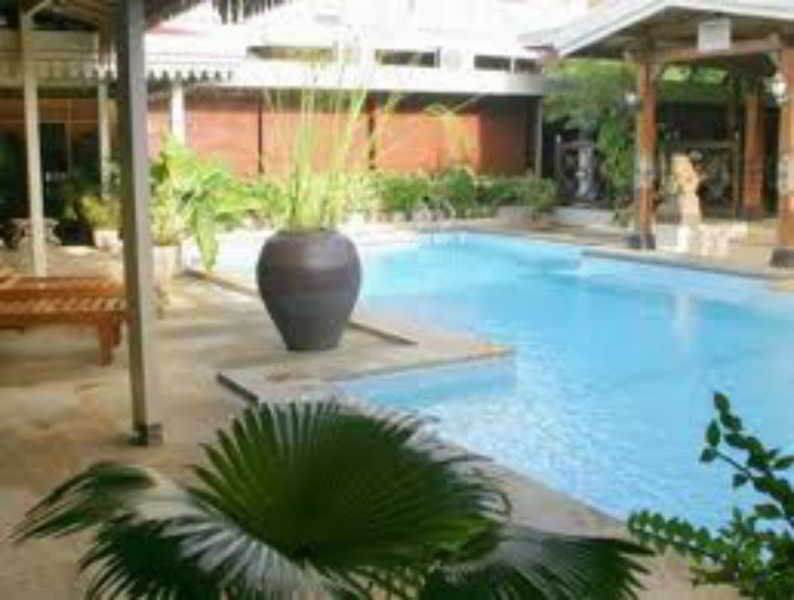Istana Batik Ratna Hotell Yogyakarta Exteriör bild
