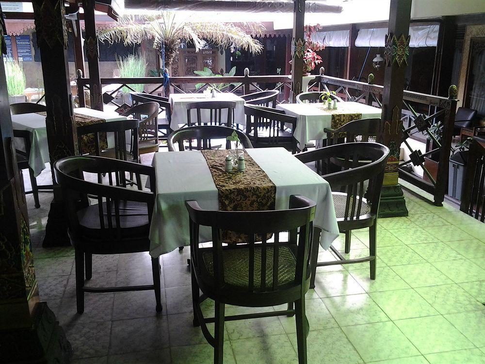 Istana Batik Ratna Hotell Yogyakarta Exteriör bild